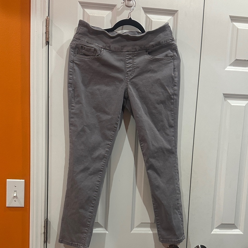 NWOT Stylish Gray Women's Jeans size 10